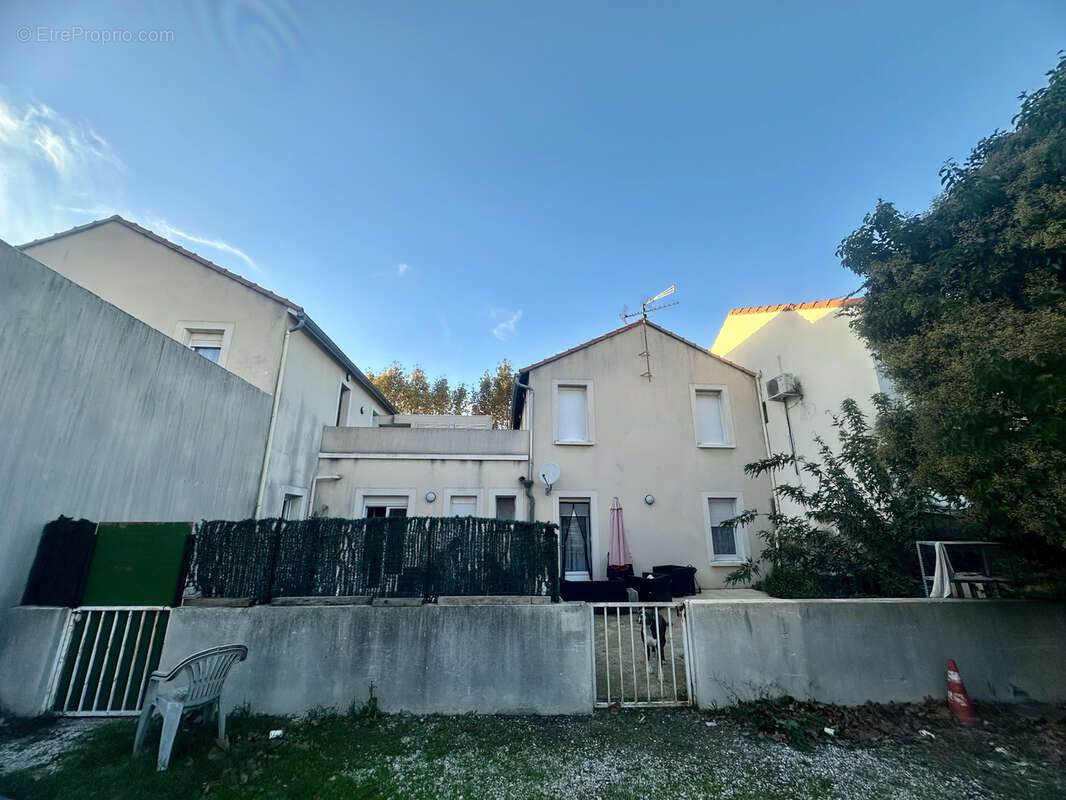 Appartement à PORT-SAINT-LOUIS-DU-RHONE