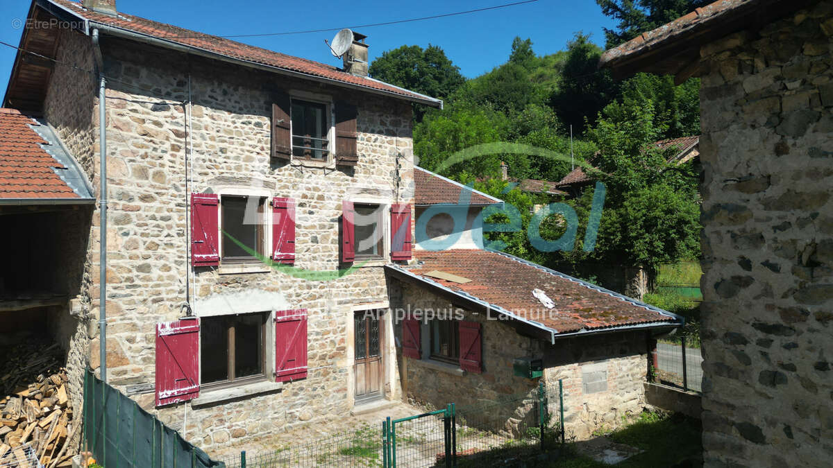 Maison à CLAVEISOLLES