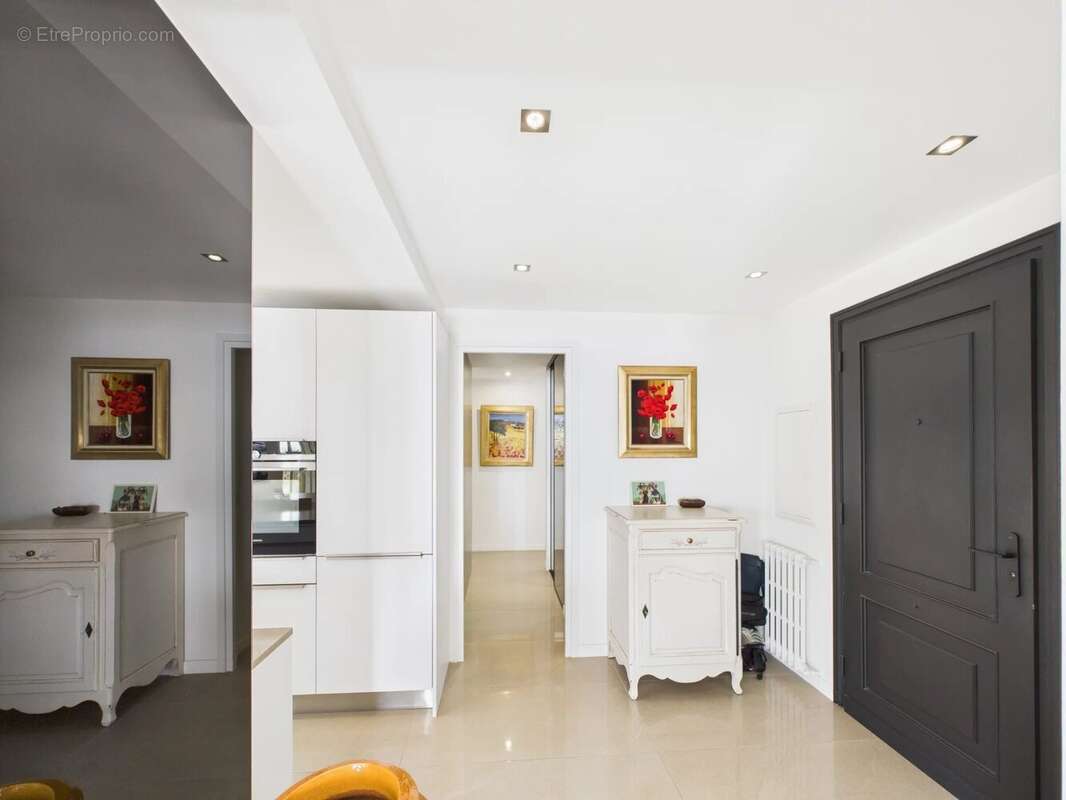 Appartement à VALLAURIS