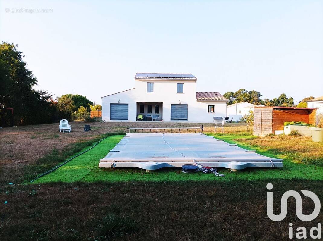 Photo 1 - Maison à CORME-ROYAL