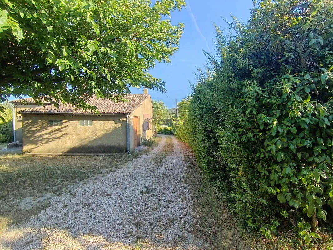 Maison 83 m² à Pujaut  - photo 8