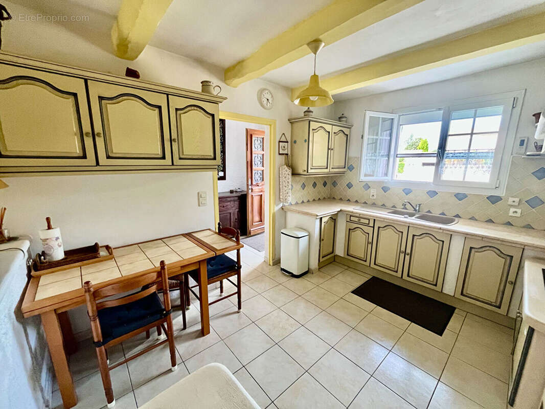 Maison à L'ISLE-SUR-LA-SORGUE