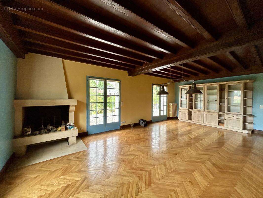 Maison à CHEF-BOUTONNE