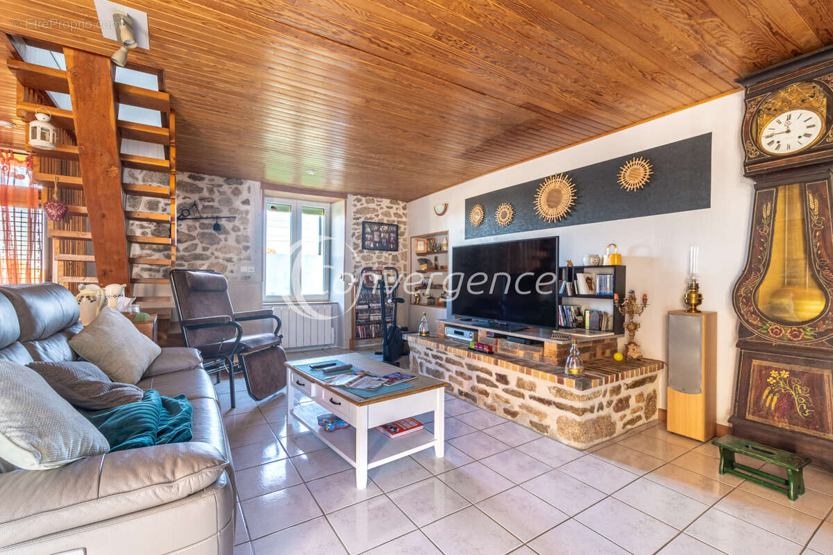 Maison à LA PORCHERIE