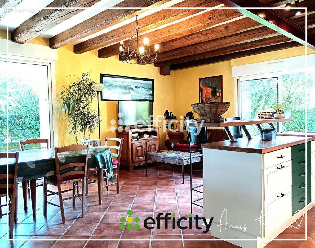 Maison à SAINT-JULIEN-DE-CONCELLES