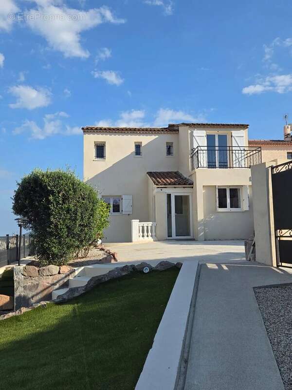 Maison à MANDELIEU-LA-NAPOULE