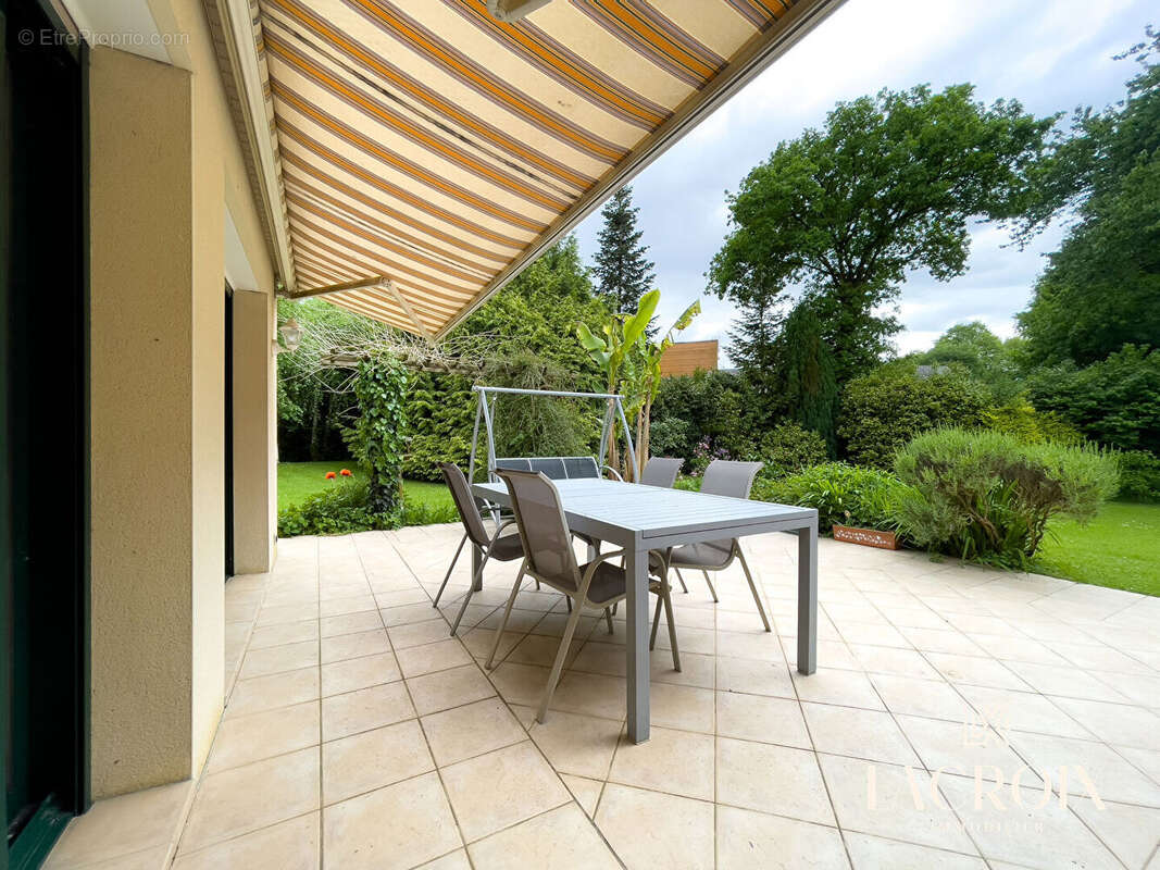 Maison à LA CHAPELLE-DES-FOUGERETZ