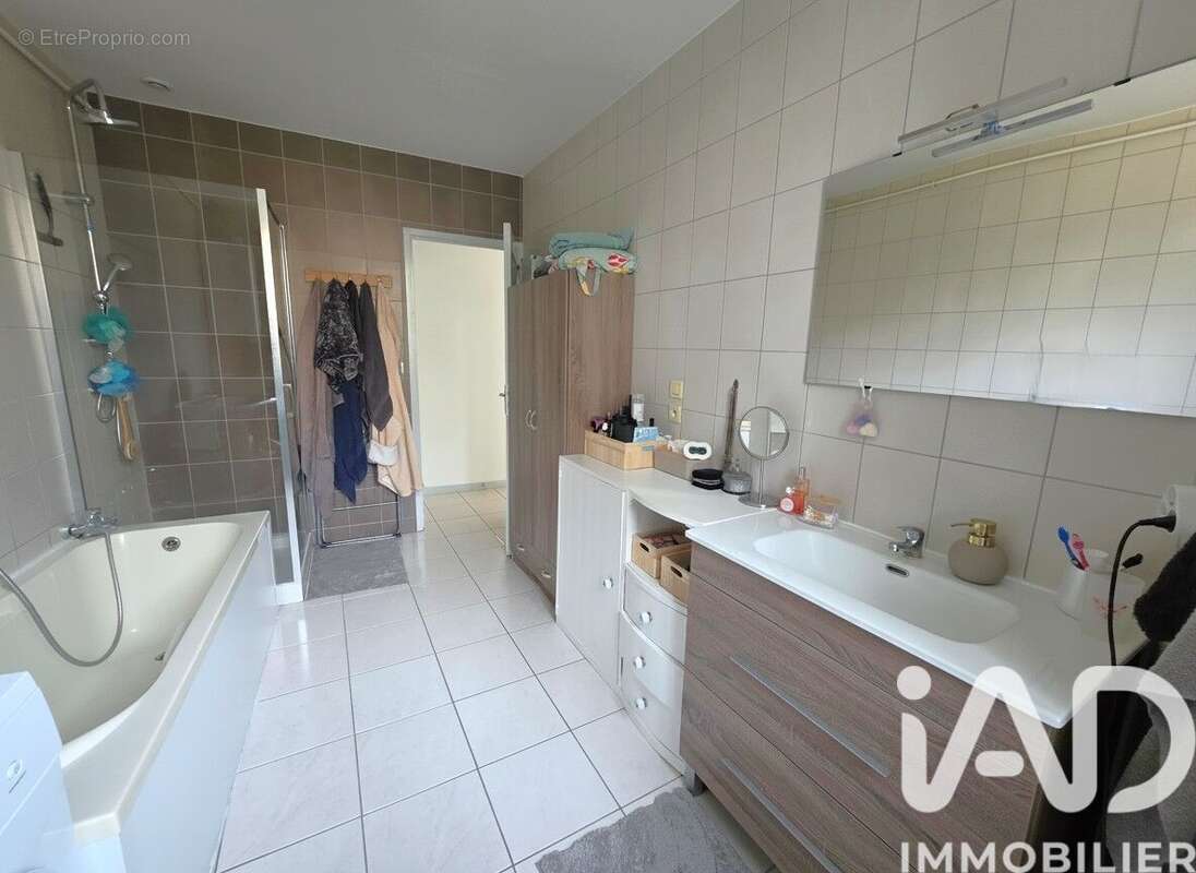 Appartement 230 m² à Annonay  - photo 5
