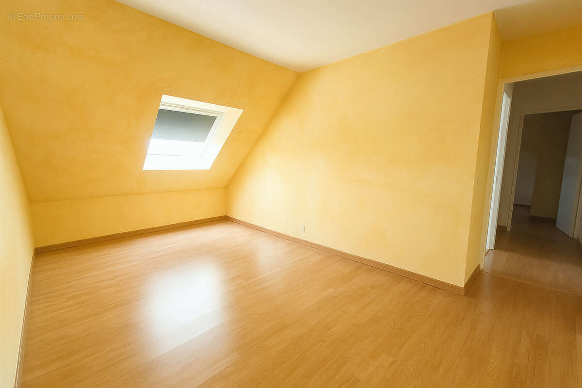 Appartement à BEAUCHAMP