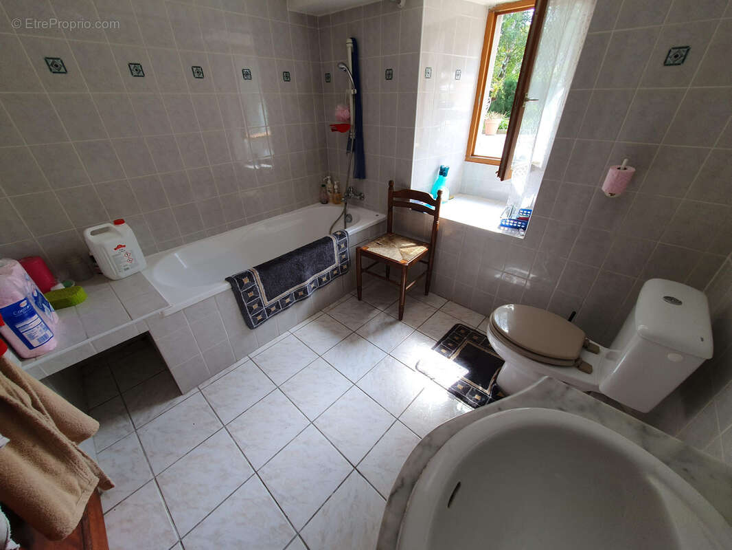 Maison à COUBRON