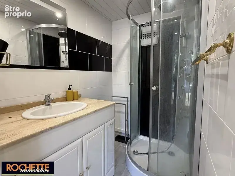 Maison 129 m² à Saint-Just-La-Pendue  - photo 6