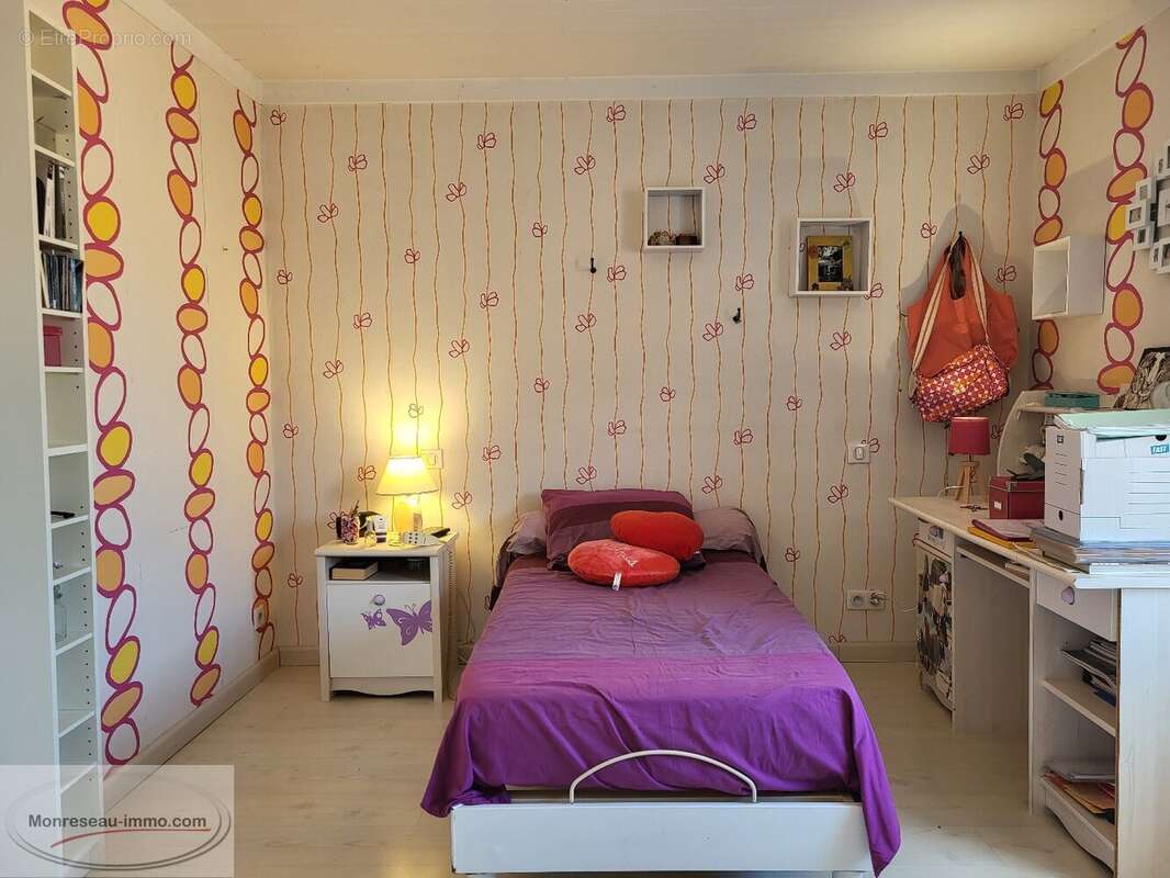 Propriete familiale avec caveau de 60m² ! - photo 8