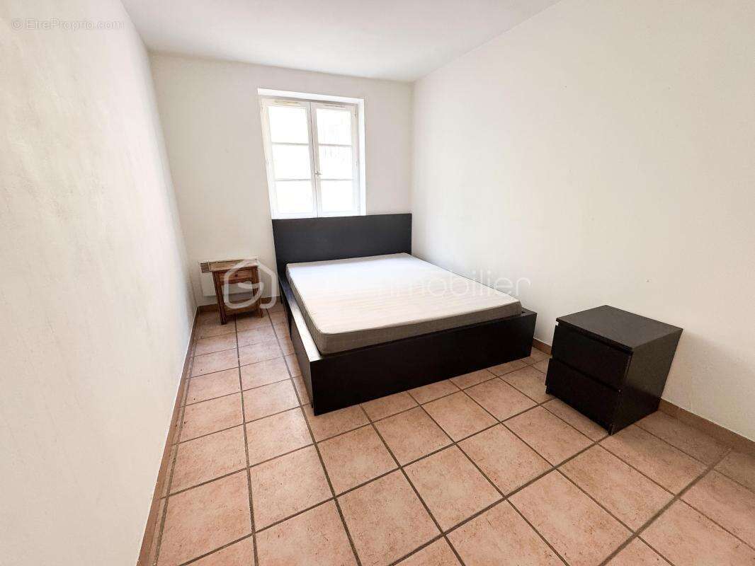 Appartement à MARSEILLE-1E