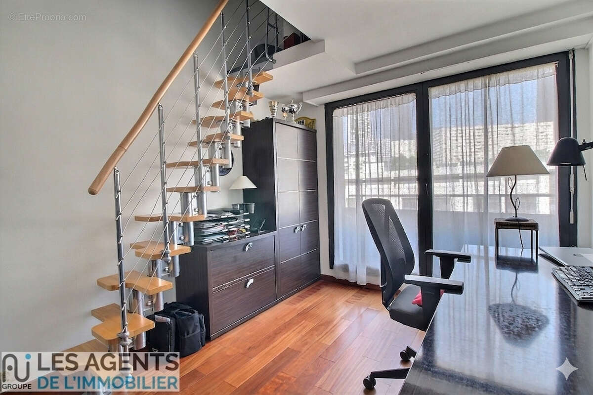 Appartement Puteaux 4 pièces 102 m2 , Cave, Parking & Grenier. - photo 9