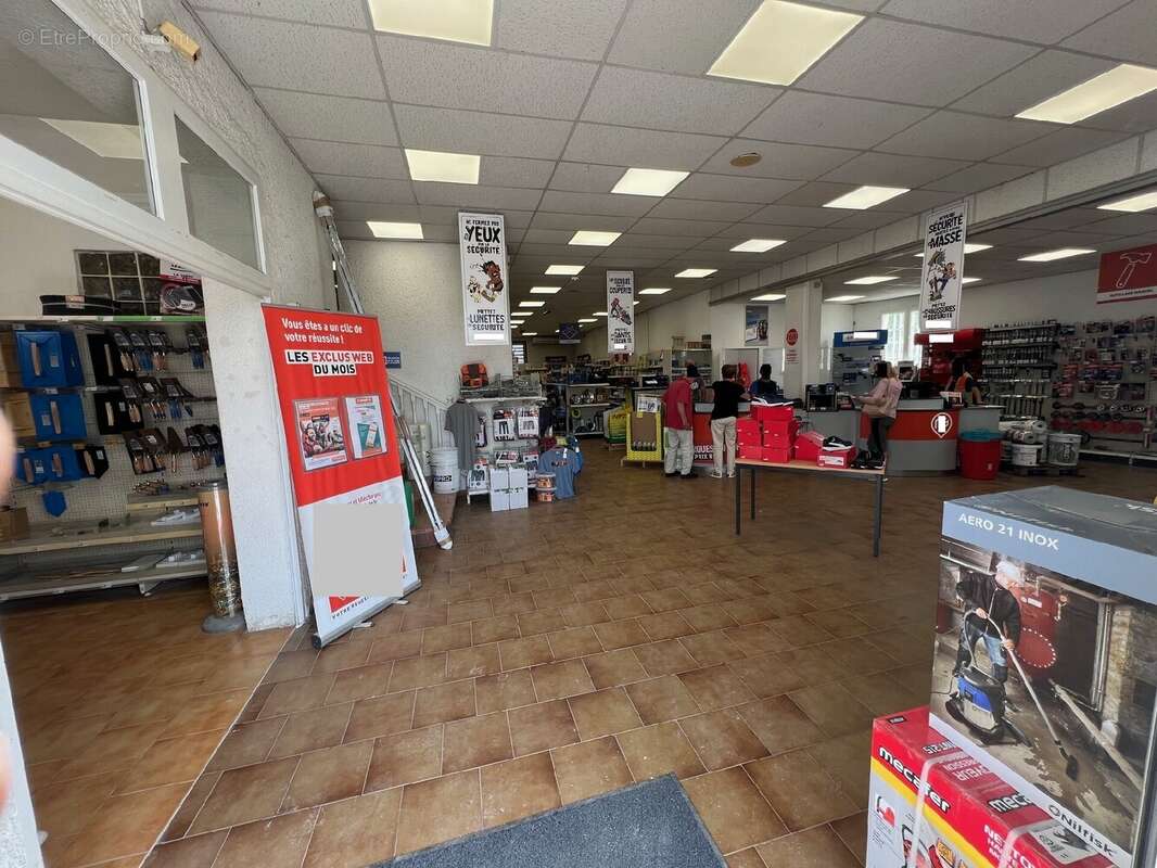 Commerce à EYGUIERES