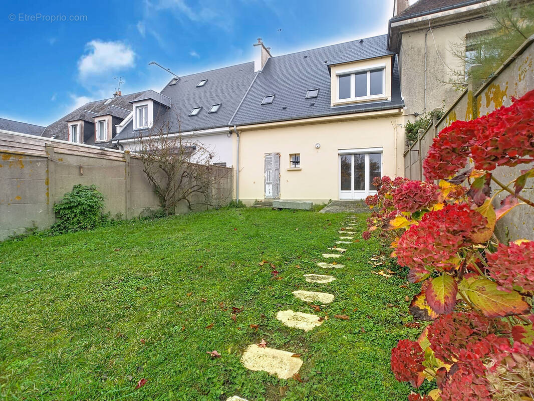 Maison à VILLERS-BOCAGE