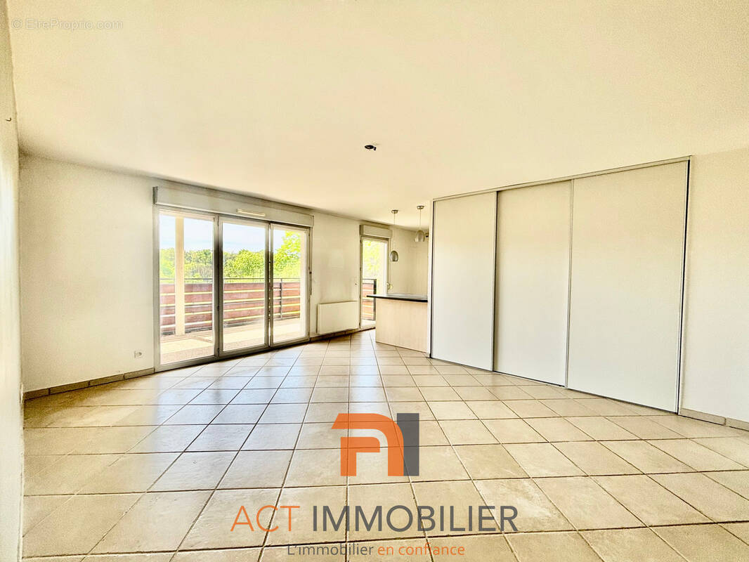 Appartement à L'ARBRESLE