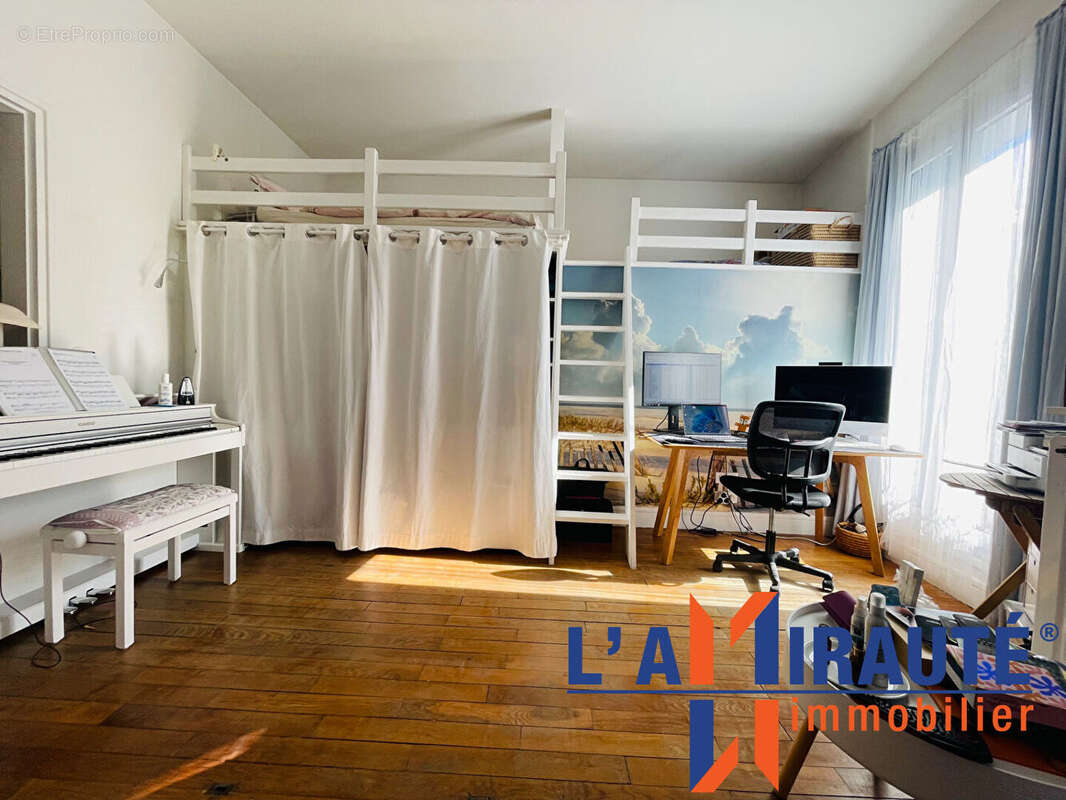 Appartement à SARTROUVILLE