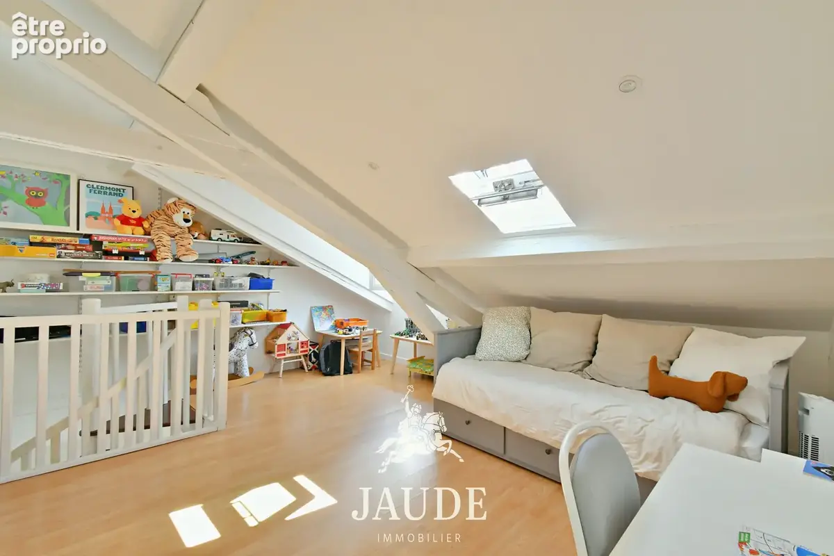 Duplex entièrement rénové en DERNIER ÉTAGE de 164m2 au sol, rue Bonnabaud à Clermont-Ferrand - photo 6