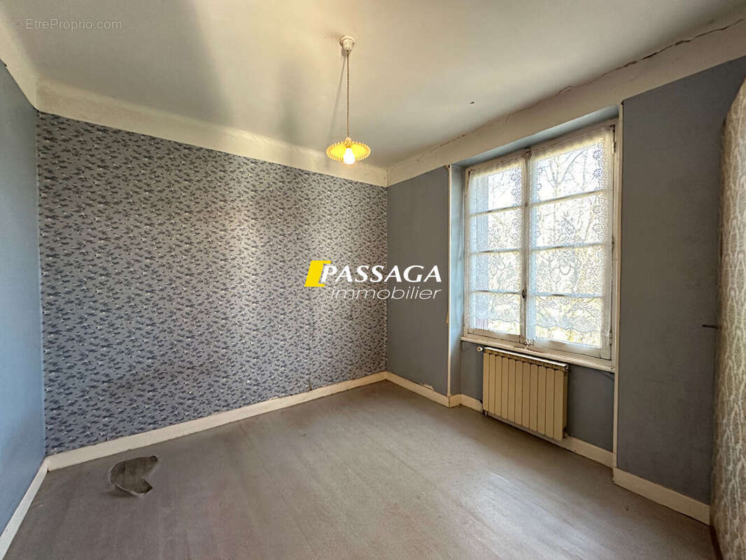 Maison à SAINT-CHRISTOPHE-VALLON