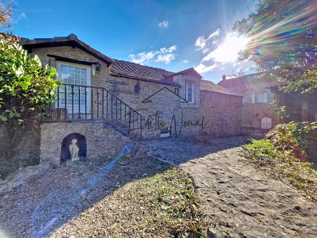 Maison à SAINTE-EULALIE-DE-CERNON