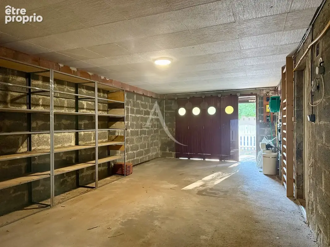 ROCHEFORT : Maison familiale 4 chambres avec jardin, garage et fort potentiel - photo 3
