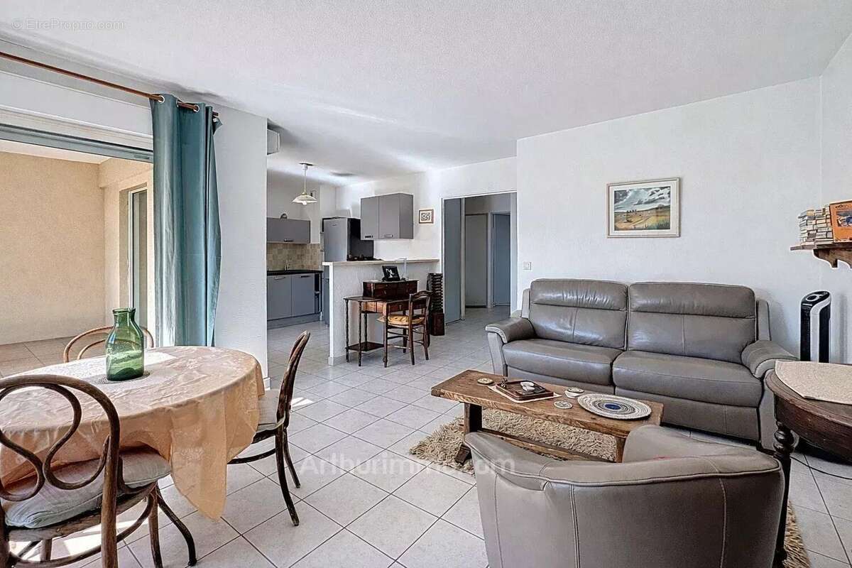 Appartement à MOUANS-SARTOUX