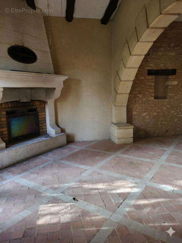 Maison à NOTRE-DAME-DE-SANILHAC