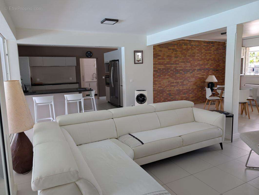 Maison à PETIT-BOURG