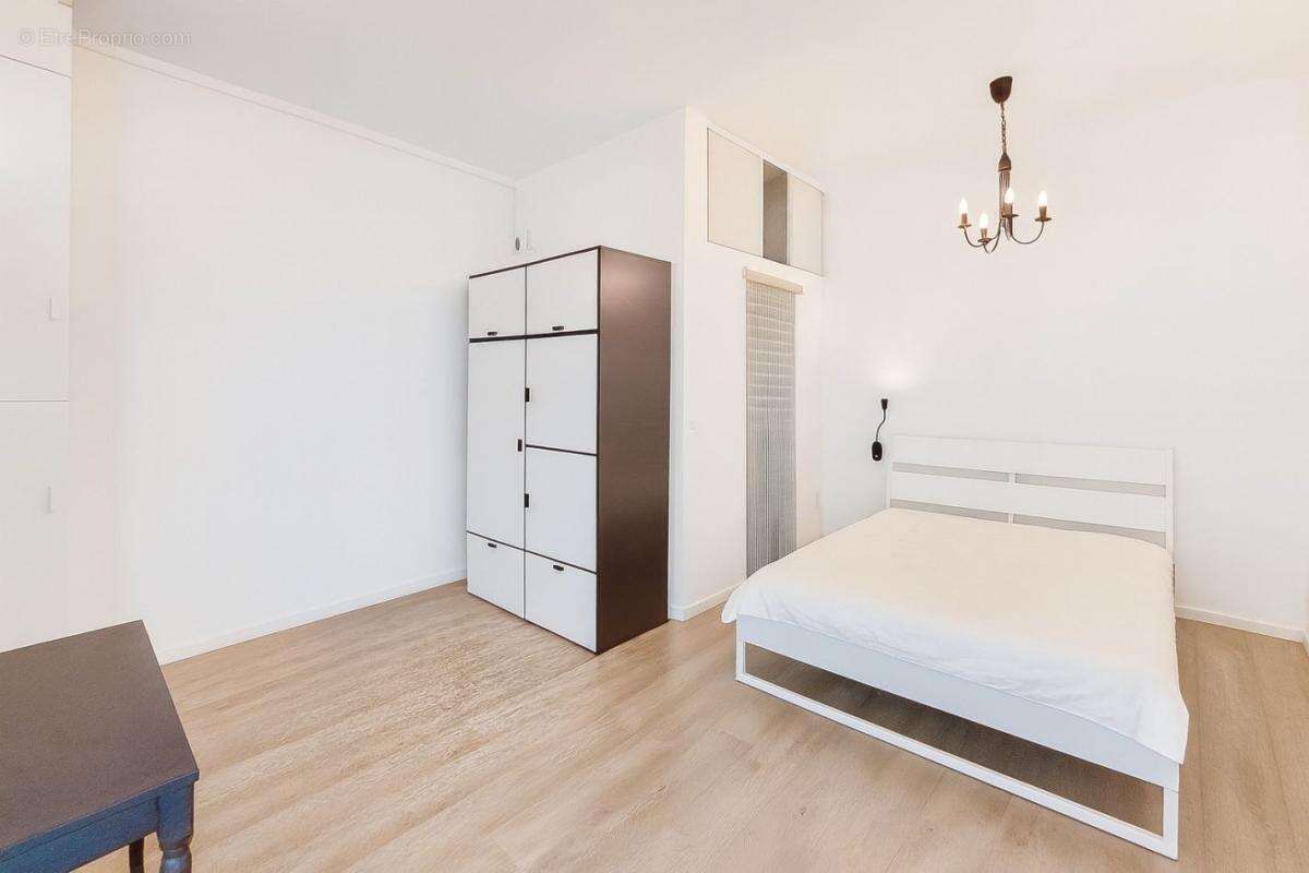 Appartement à PARIS-7E