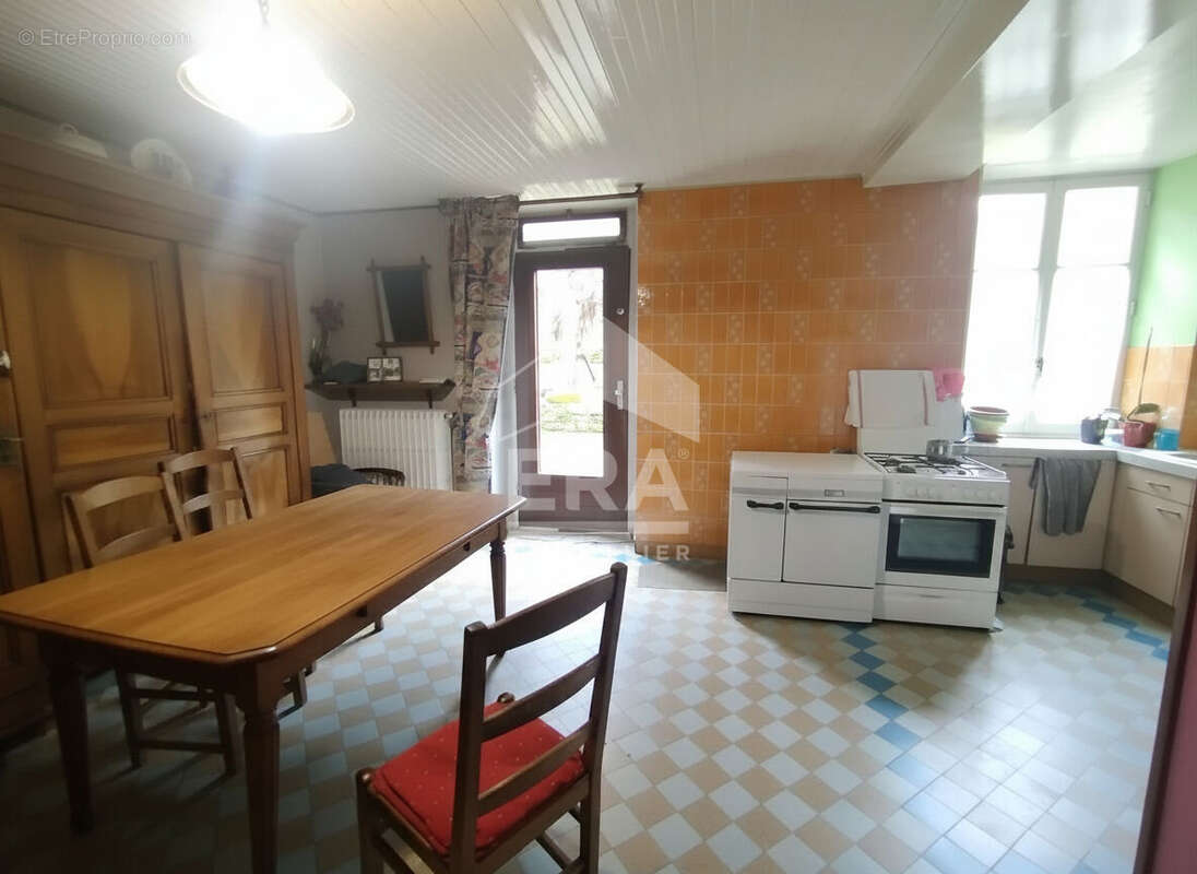 Maison à FONTENOIS-LES-MONTBOZON