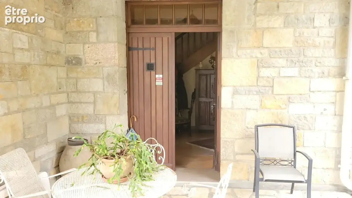 Propriété de caractère avec grand jardin privatif, à seulement 5 minutes  de Villefranche de Rouergue. - photo 8