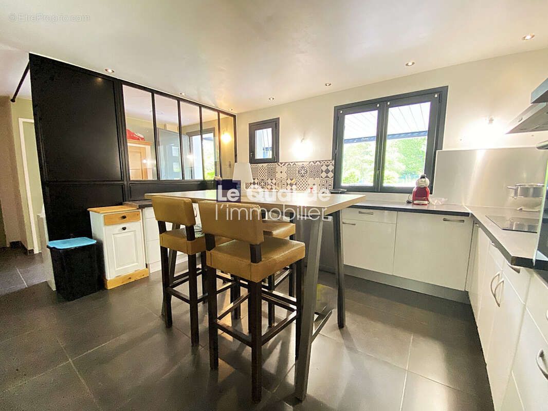 Maison 159 m² à Saint-Pierre-De-Mesage  - photo 2