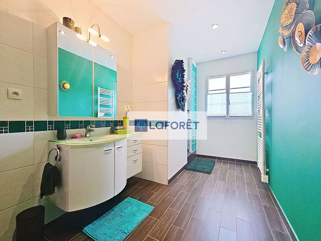 Maison à MEZY-SUR-SEINE