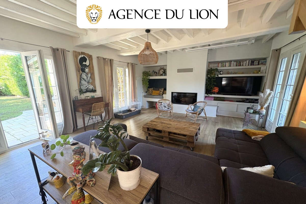 Maison à CHERISY