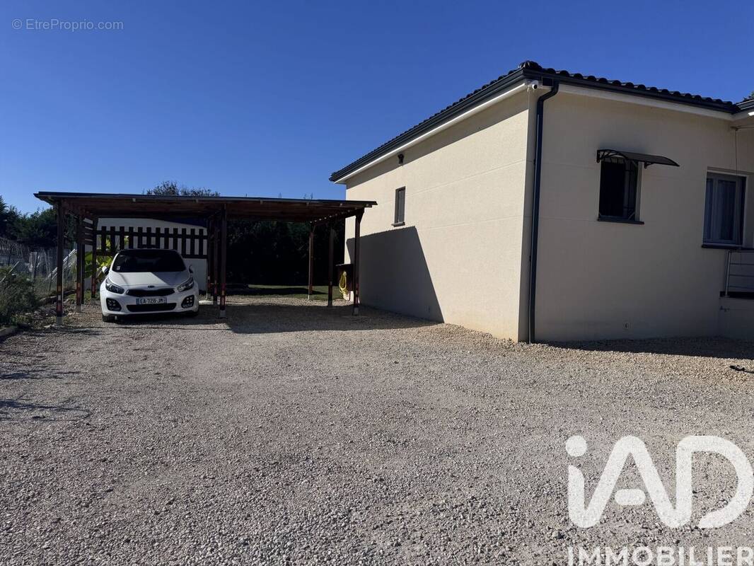 Photo 1 - Maison à MONTBETON