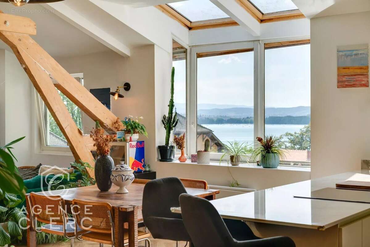 Appartement à VEYRIER-DU-LAC