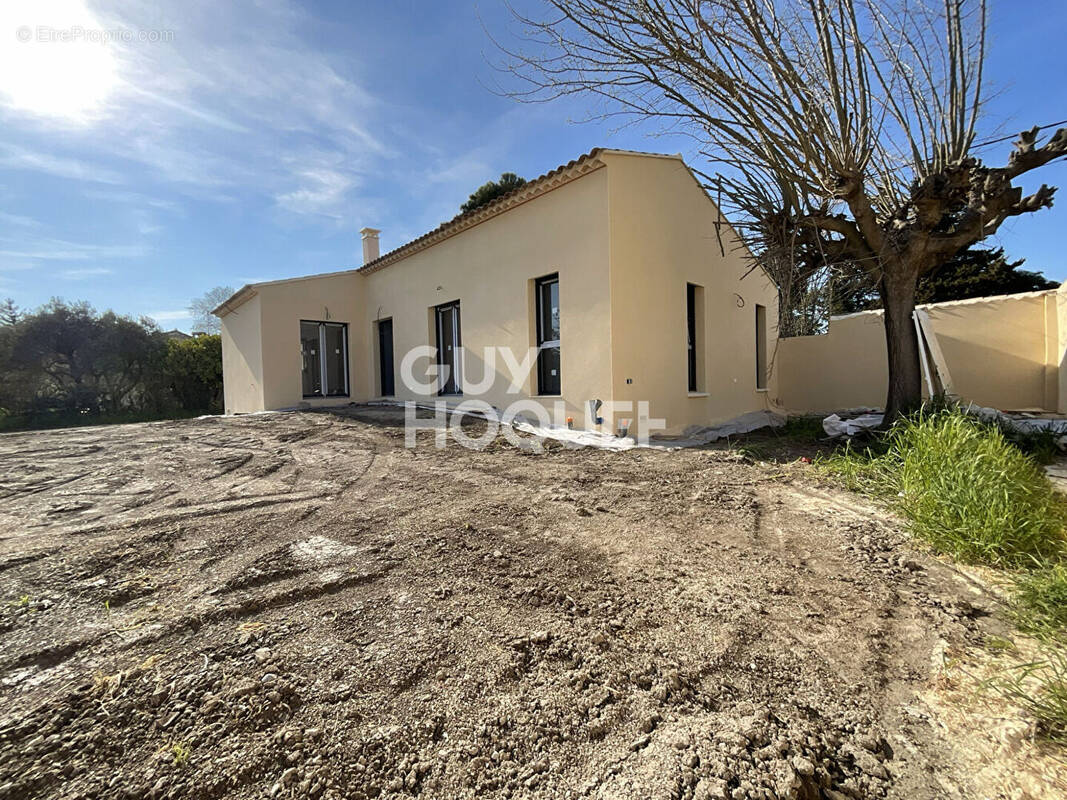 Maison à L'ISLE-SUR-LA-SORGUE