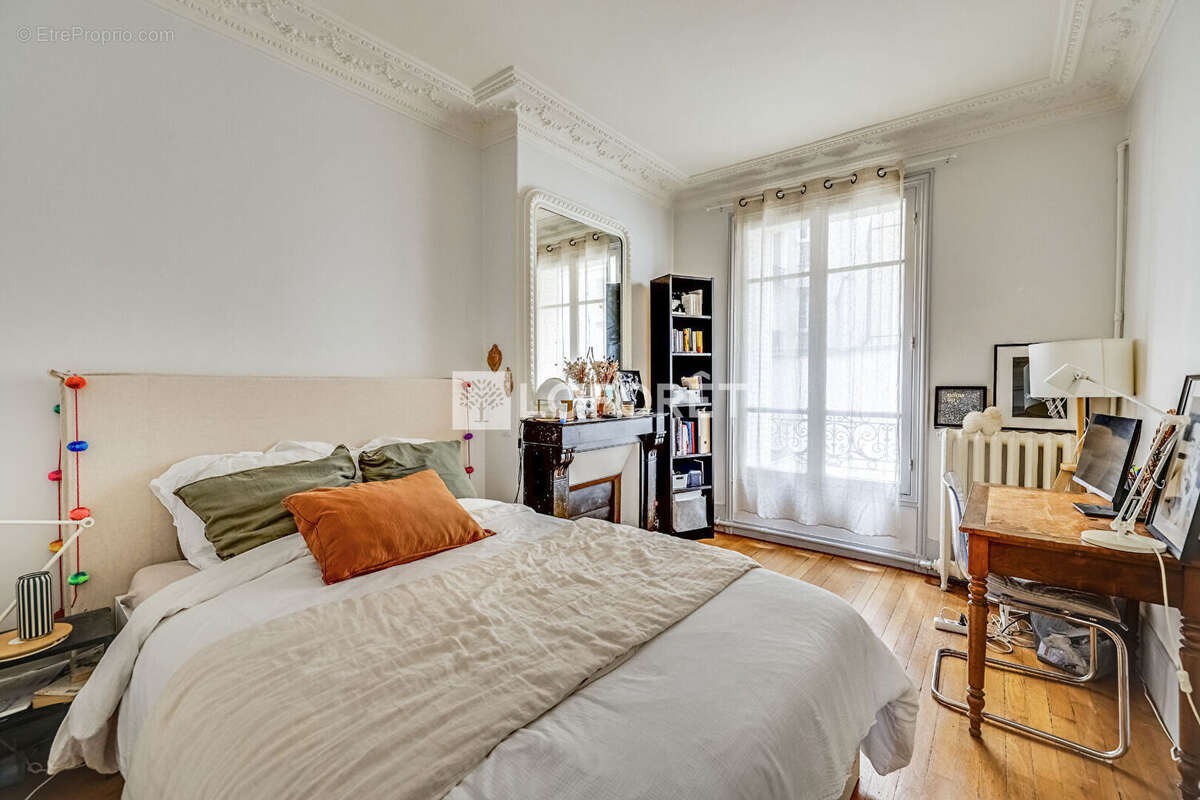 Appartement à PARIS-14E