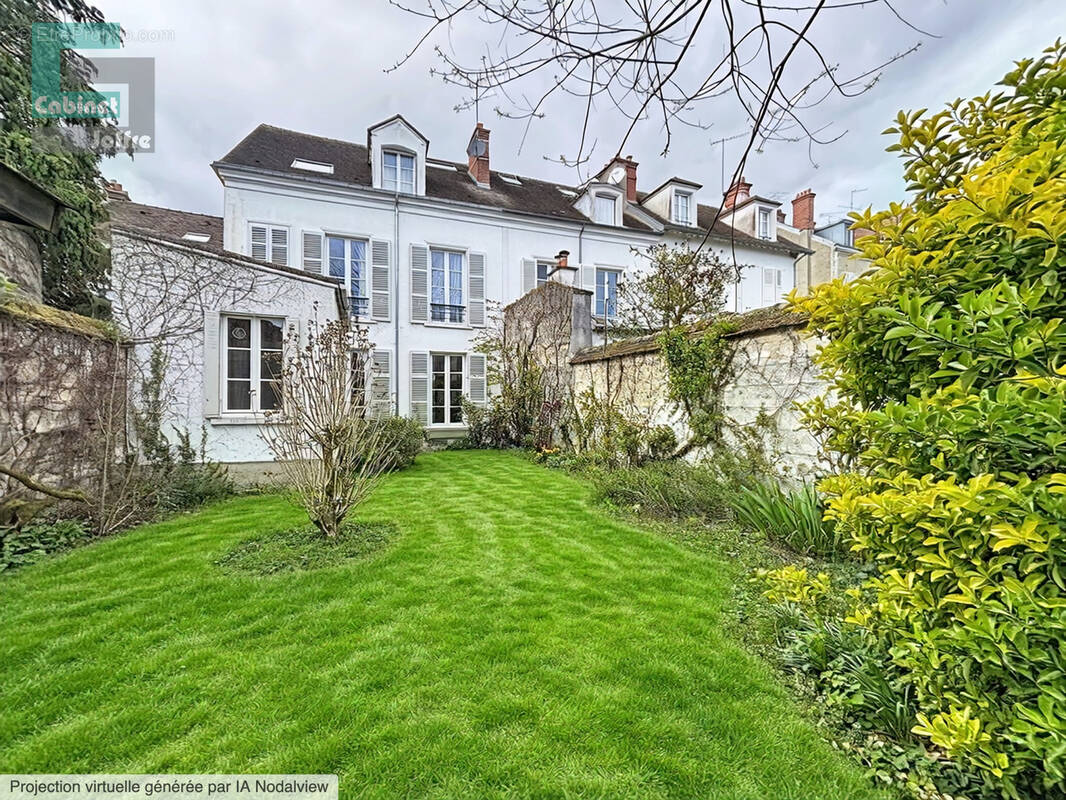 Maison à FONTAINEBLEAU