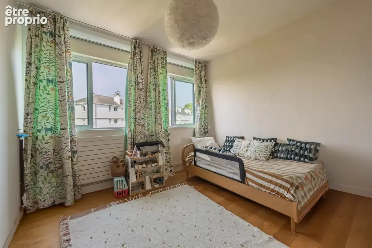 Appartement familial avec terrasse - Dernier étage –  Garches - photo 11