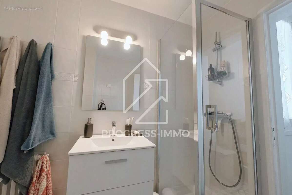 Appartement à SAINT-MAUR-DES-FOSSES
