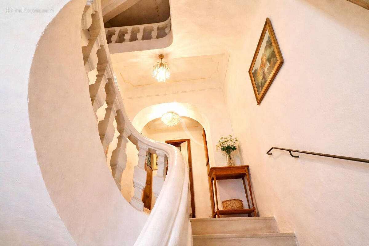 Maison à GINASSERVIS