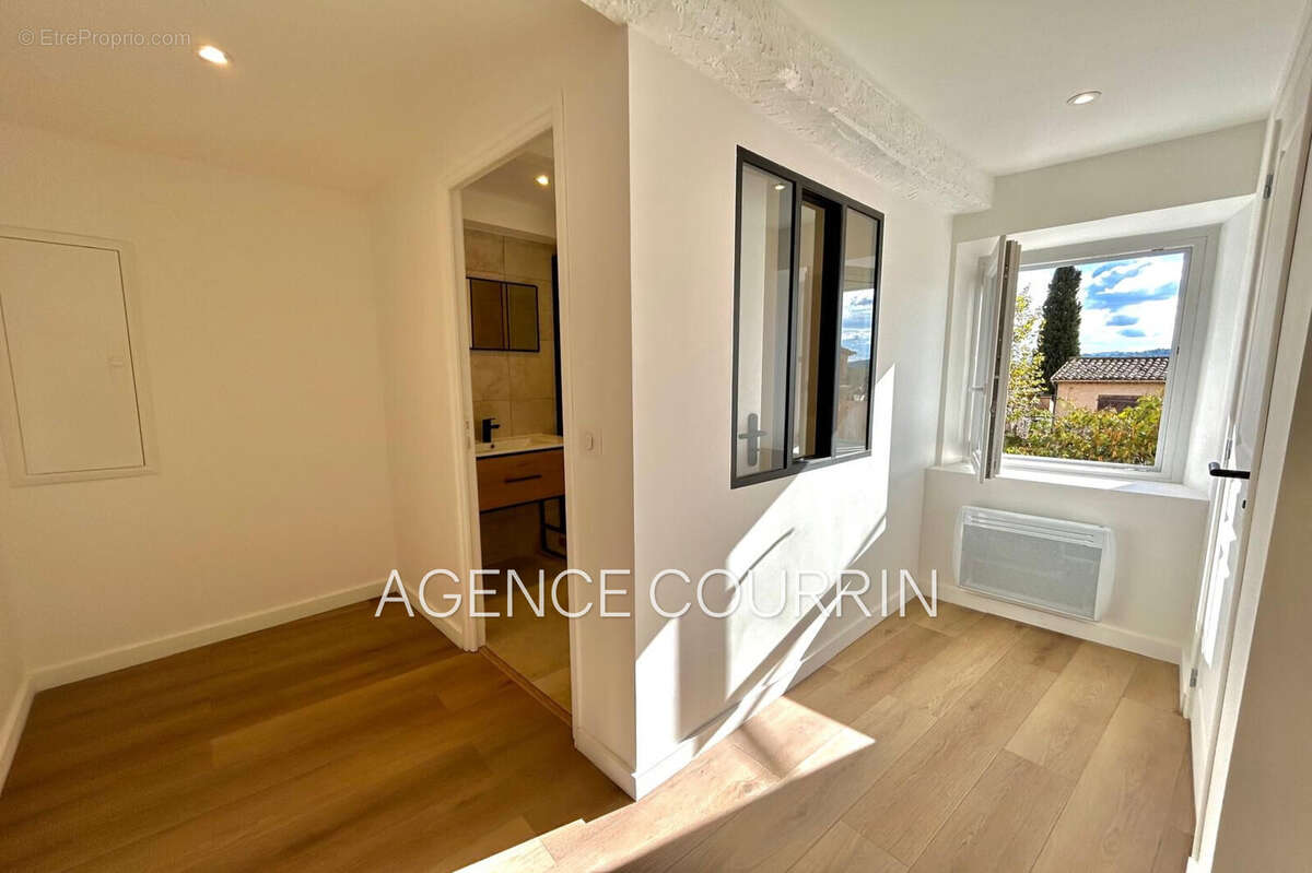 Appartement à PEYMEINADE