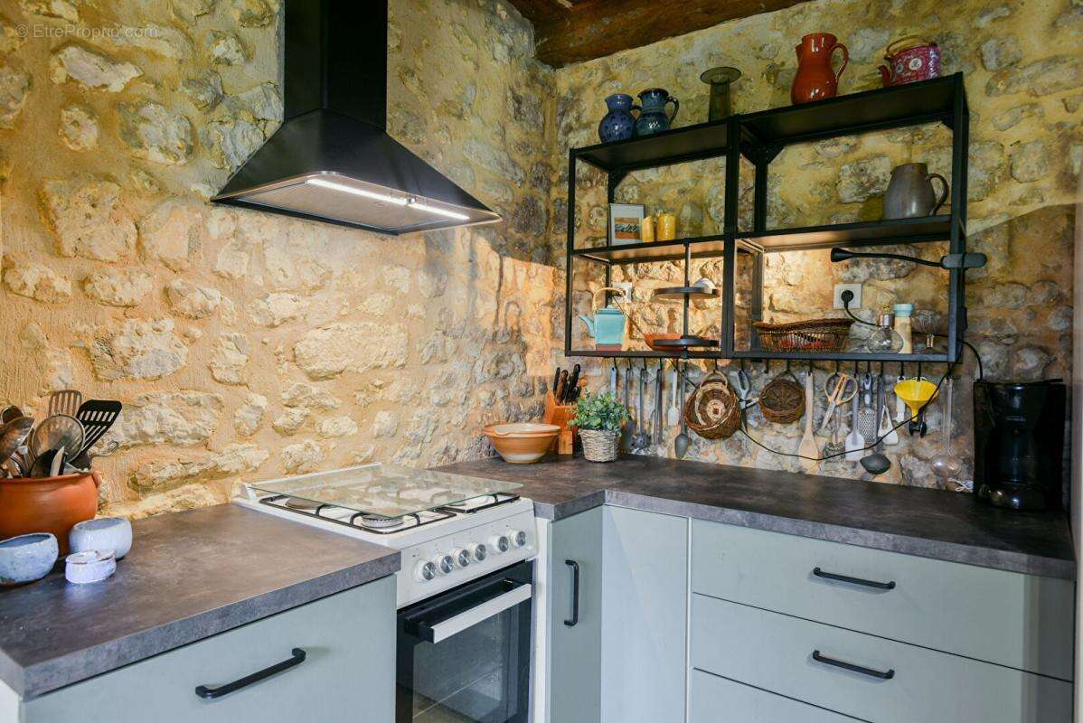 Maison à COUZE-ET-SAINT-FRONT