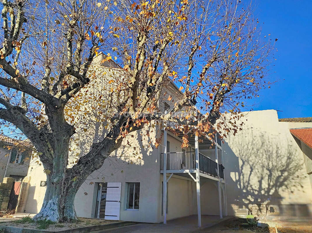 Appartement à COURTHEZON