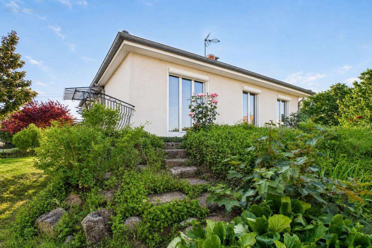 VERNOSC-LÈS-ANNONAY – Maison individuelle - Garage et combles - photo 6