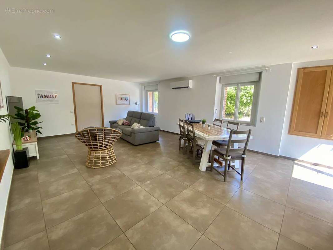 Villefranche, bâtisse de caractère avec chambres d'hôtes, dépendances, jardin et piscine - photo 27