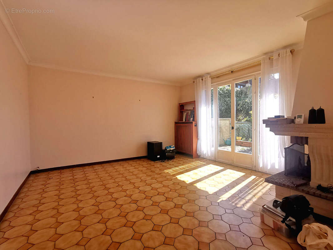 Maison à MONTIGNY-LES-CORMEILLES