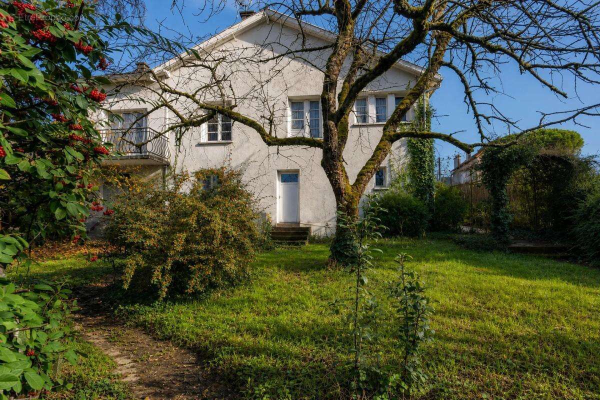 Maison de 195m² en vente à Poitiers Dunes/Dolmen - photo 16